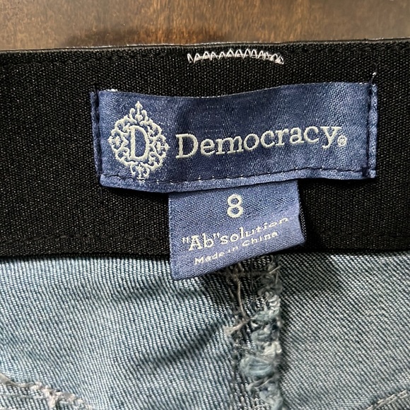 Democracy “Ab"solution® Cuffed Hem Shorts - Picture 5 of 11